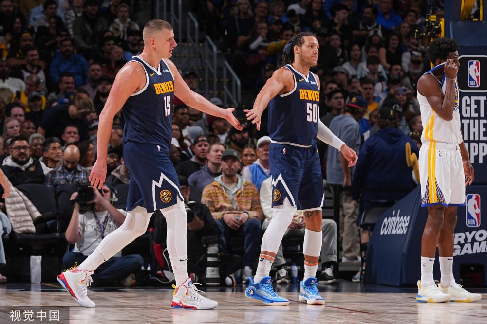 手在舞台上 手在舞台上