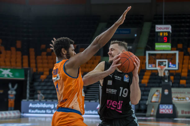 门兴也曾利 门兴也曾利