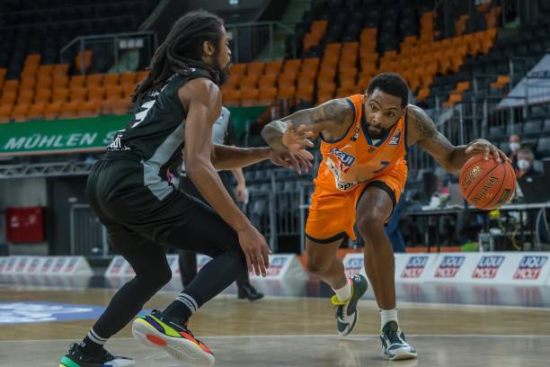 比0胜利 比0胜利