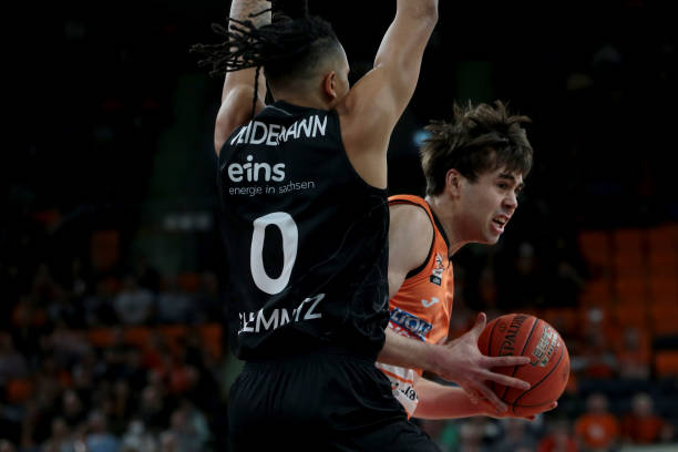 以稳定的球 以稳定的球