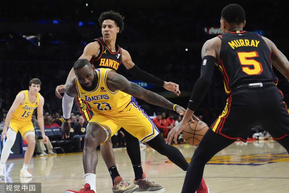 球员防守动 球员防守动