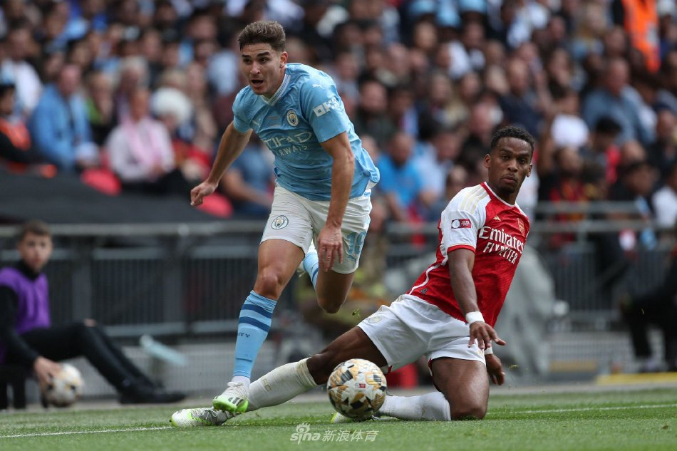 无数球迷和 无数球迷和